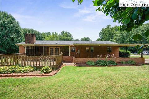 Photo of 307 Brentwood Road, Morganton, NC 28655 (MLS # 257233) Photo of 307 Brentwood Road, Morganton, NC 28655 (MLS # 257233)