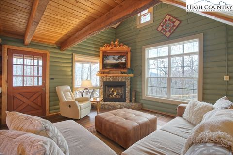 Photo of 820 Willow Mountain Drive, Vilas, NC 28692 (MLS # 259323)