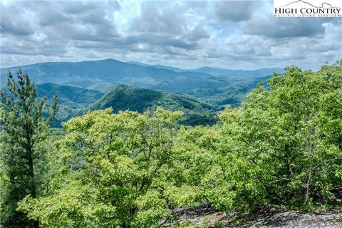 Photo of 38 Smoke Rise Drive, Banner Elk, NC 28604 (MLS # 257624)