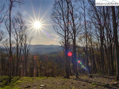 Photo of 30 Timberwood Trail, Newland, NC 28657 (MLS # 249534) Photo of 30 Timberwood Trail, Newland, NC 28657 (MLS # 249534)
