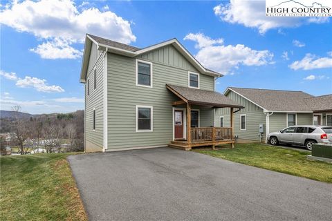 Photo of 513 Townhomes Place #27, Boone, NC 28607 (MLS # 259304)