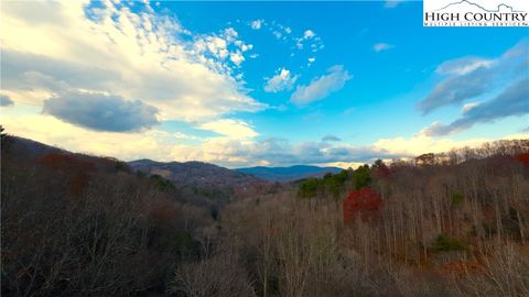 Photo of 2438 Kellersville Road, Banner Elk, NC 28604 (MLS # 253203)