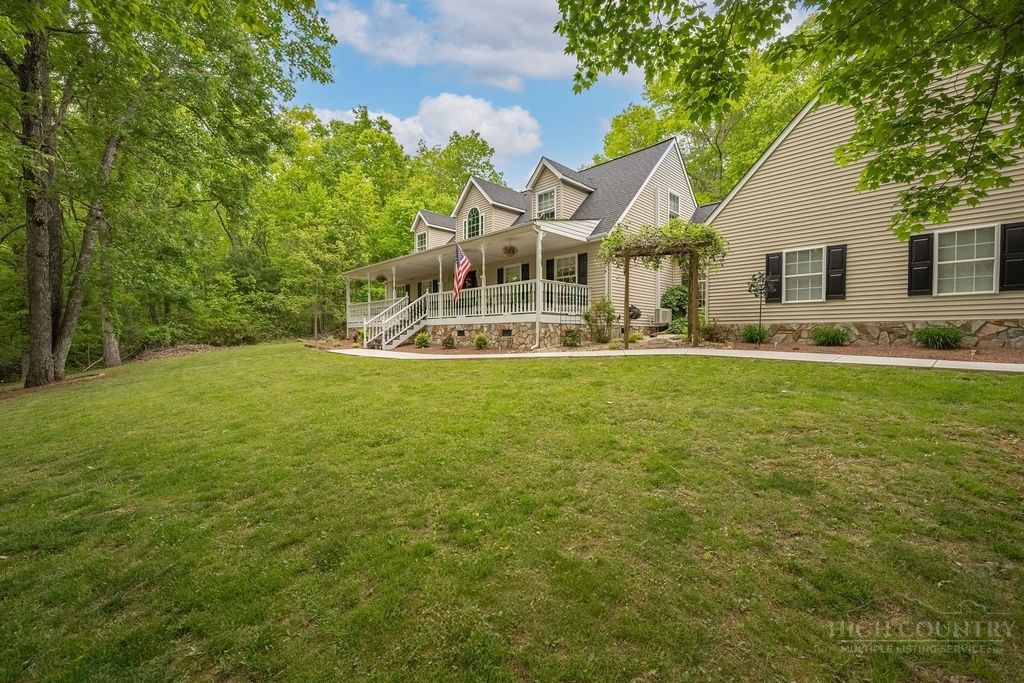 Photo of 970 Vox Road, Sparta, NC 28675 (MLS # 261941)