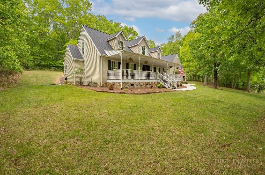 Photo of 970 Vox Road, Sparta, NC 28675 (MLS # 261941)