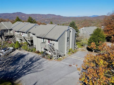 Photo of 367 Skyleaf Drive #D12, Sugar Mountain, NC 28604 (MLS # 264998)