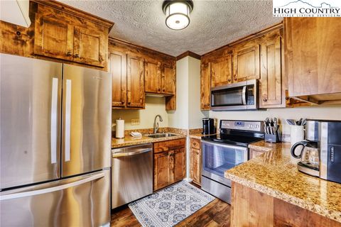 Photo of 102 Sugar Ski Drive #223, Sugar Mountain, NC 28604 (MLS # 256282)