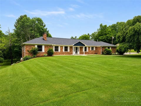 Photo of 19 Carson Blvd BLVD, Sparta, NC 28675 (MLS # 262316)