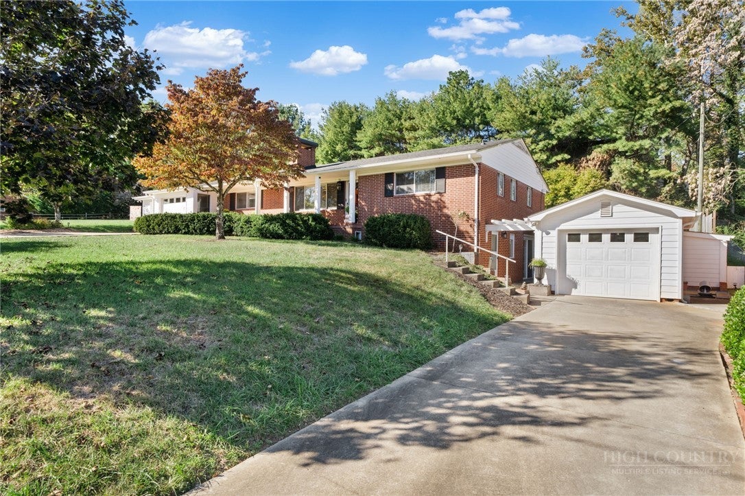 111 SE Eastwood Park Drive