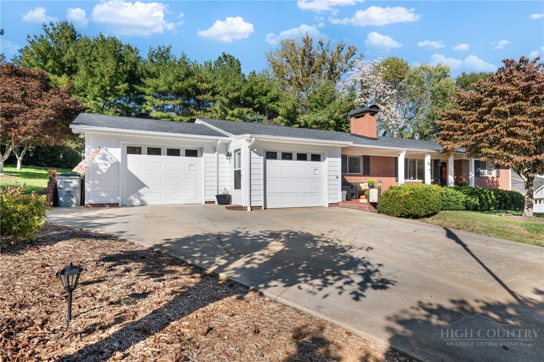 111 SE Eastwood Park Drive