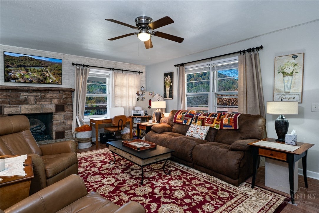 125 Forest Lake Lane