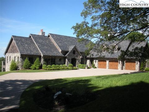 Photo of 733 Dogwood Lane, Blowing Rock, NC 28605 (MLS # 260480)