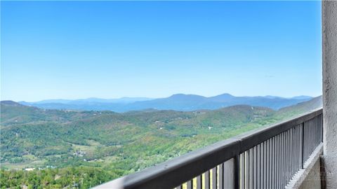 Photo of 303 Sugar Top Drive #2513, Sugar Mountain, NC 28604 (MLS # 261961)