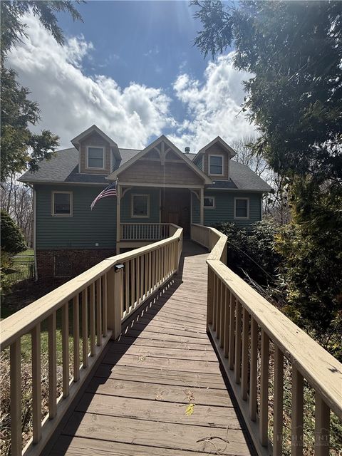 Photo of 510 Pineview Drive, Boone, NC 28607 (MLS # 261169)