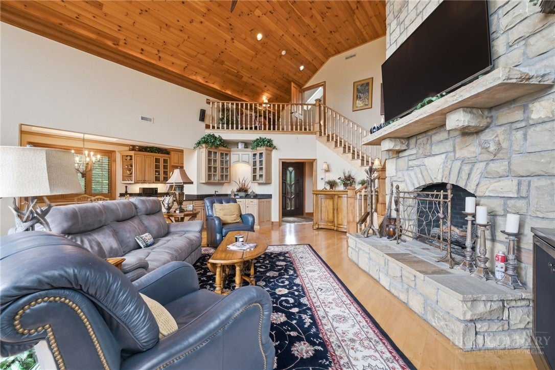 39 Crestview Lane