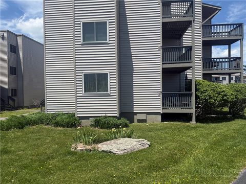 Photo of 301 Pinnacle Inn Road #1108, Beech Mountain, NC 28604 (MLS # 262067)