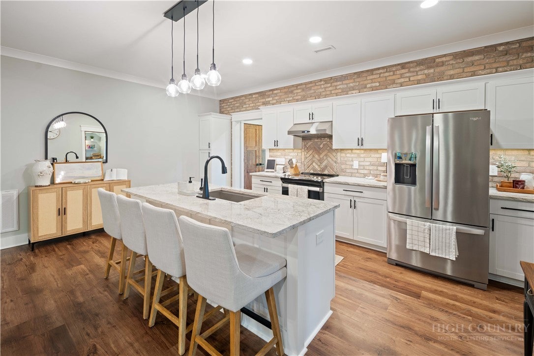 435 Walden Lane