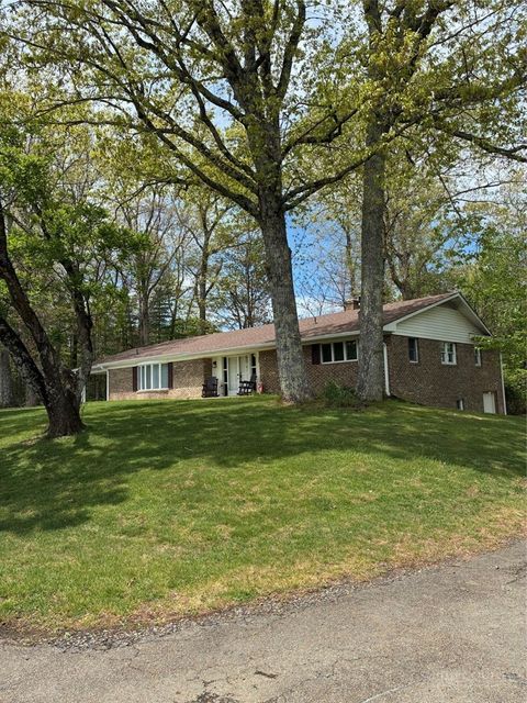 Photo of 351 Little River Drive, Sparta, NC 28675 (MLS # 261494)