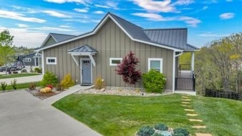 Photo of 70 Paynes Court, Roaring Gap, NC 28668 (MLS # 261495)