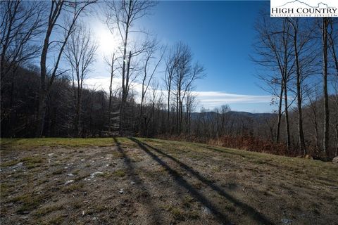 Photo of G54 Skycamp Overlook, Banner Elk, NC 28604 (MLS # 259009)