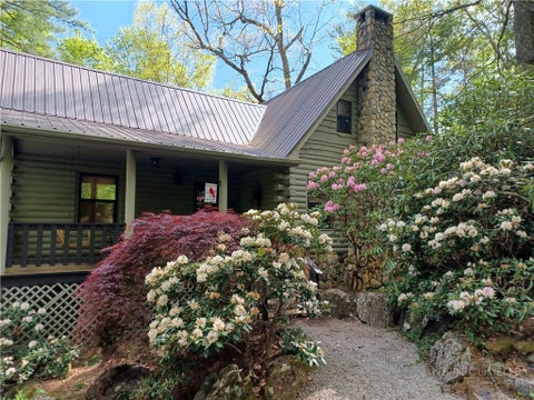 Photo of 100 Tulip Lane, Newland, NC 28657 (MLS # 261903)