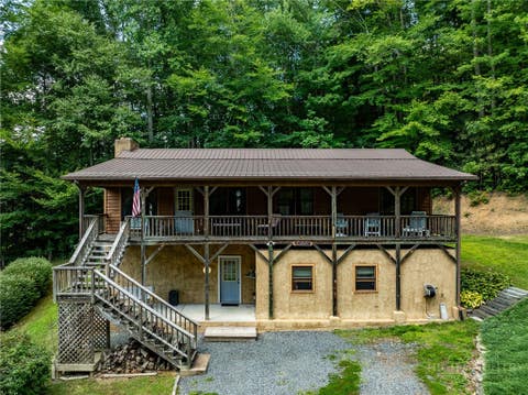 Photo of 906 Mountain Dale Road, Vilas, NC 28692 (MLS # 263383)