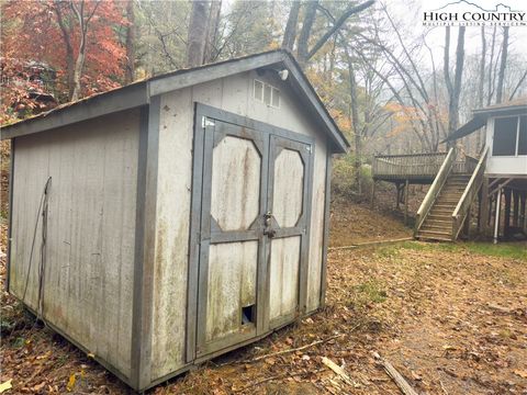 A home in Deep Gap