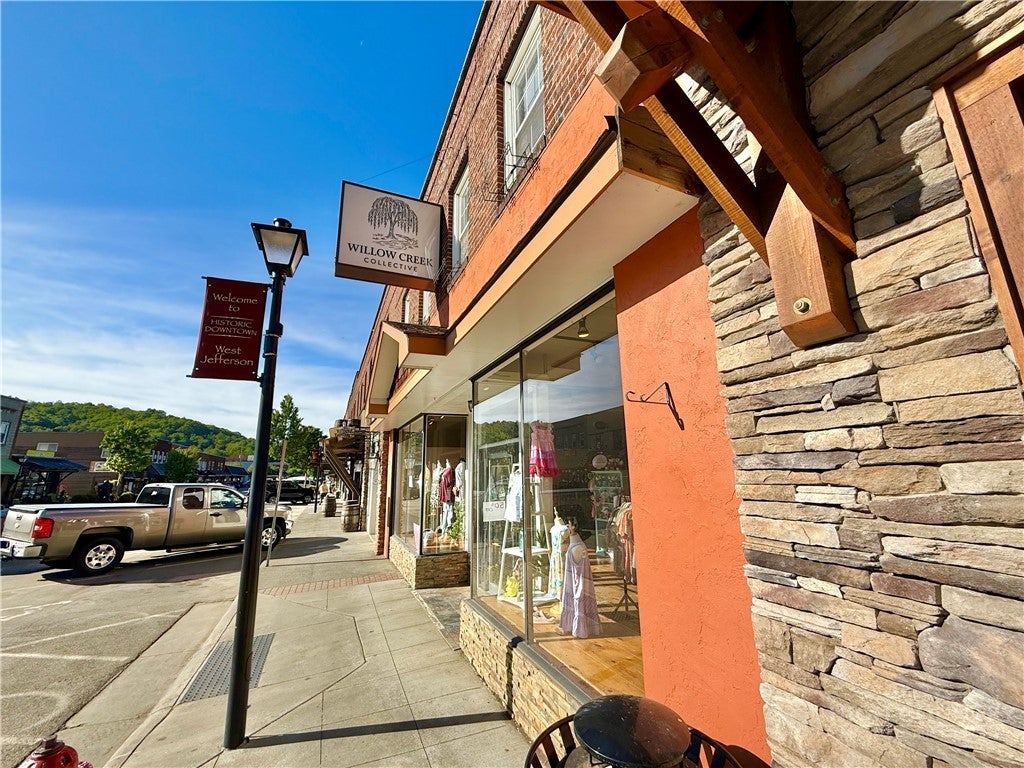 113 N Jefferson Avenue