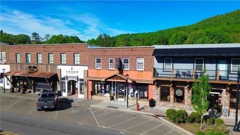 Photo of 113 N Jefferson Avenue, West Jefferson, NC 28694 (MLS # 261738)