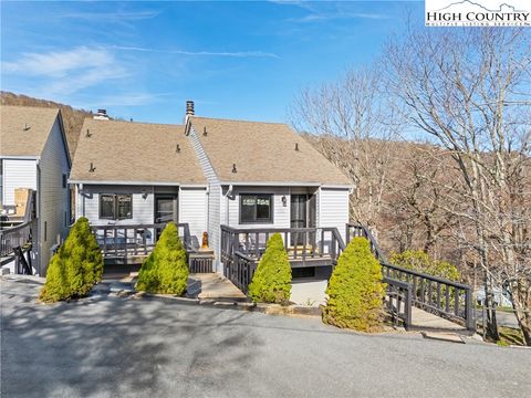 Photo of 101 Wedling Weg #B2, Beech Mountain, NC 28604 (MLS # 255139)