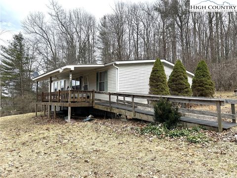 Photo of 223 Poplar Lane, Lansing, NC 28643 (MLS # 260021)