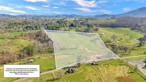 Photo of 3630 US Highway 221 N, Jefferson, NC 28640 (MLS # 261147)