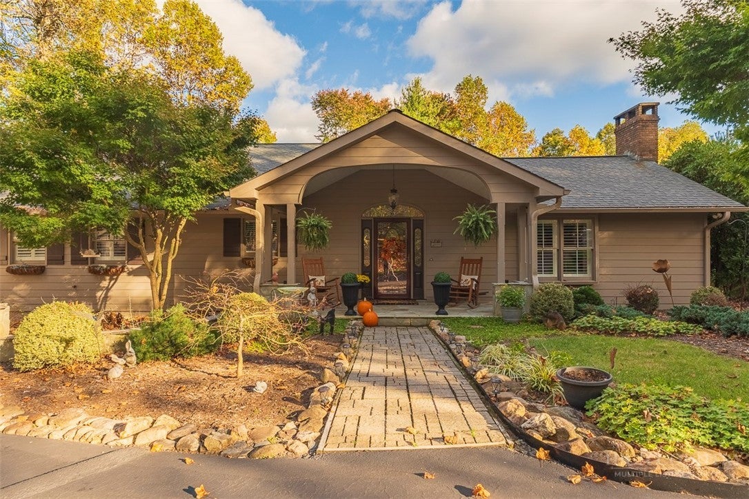23 Valley Vista