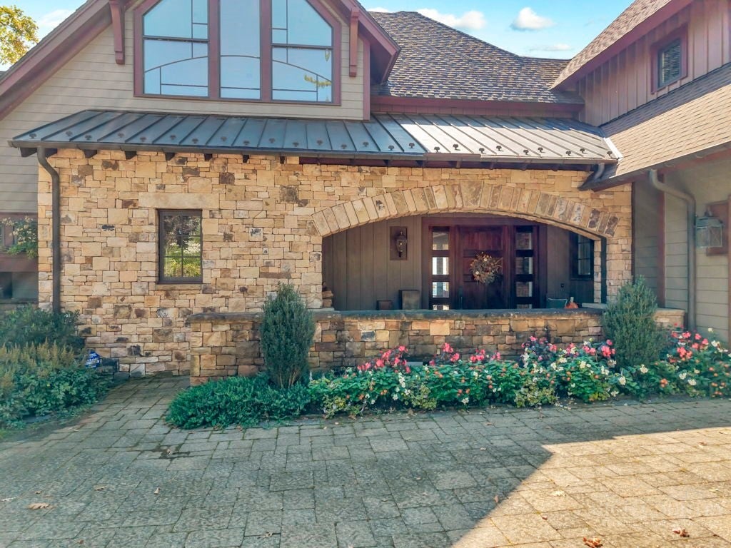 1345 Wonderland Trail