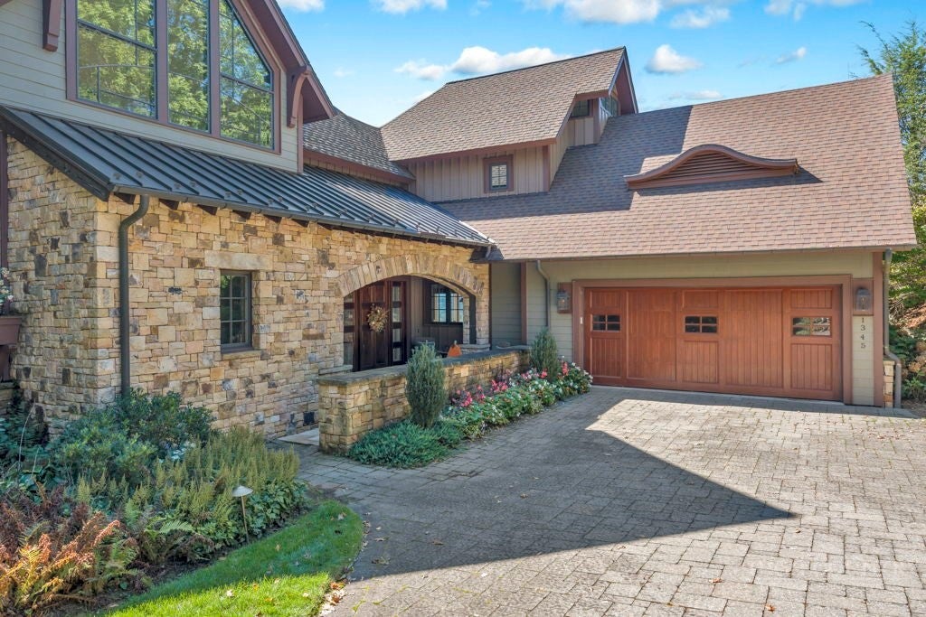 1345 Wonderland Trail