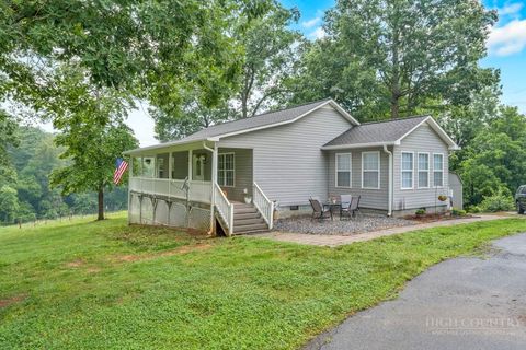 Photo of 374 Deer Lane, Union Grove, NC 28689 (MLS # 262336)