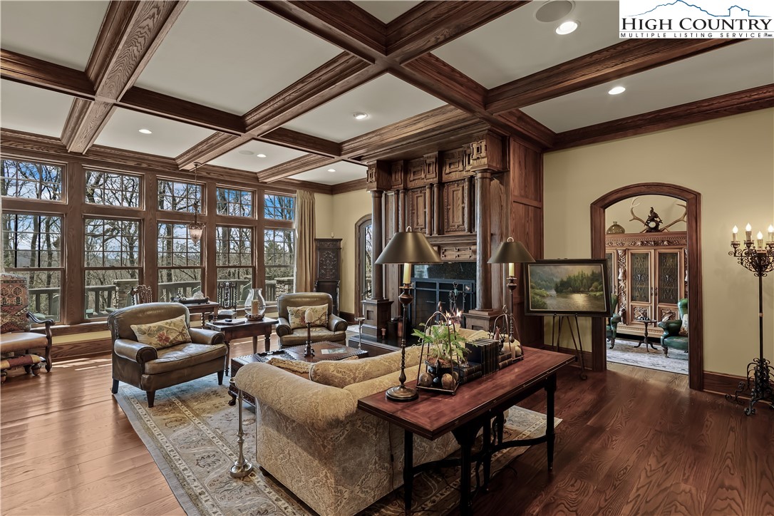 Blowing Rock, North Carolina 28605, United States, 5 Bedrooms Bedrooms, ,7 BathroomsBathrooms,Residential,Active,130011