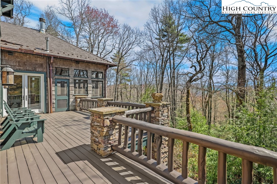 Blowing Rock, North Carolina 28605, United States, 5 Bedrooms Bedrooms, ,7 BathroomsBathrooms,Residential,Active,130011