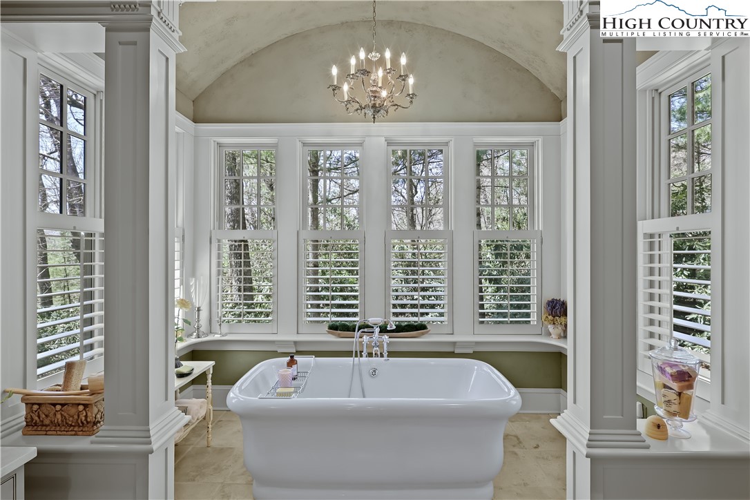 Blowing Rock, North Carolina 28605, United States, 5 Bedrooms Bedrooms, ,7 BathroomsBathrooms,Residential,Active,130011