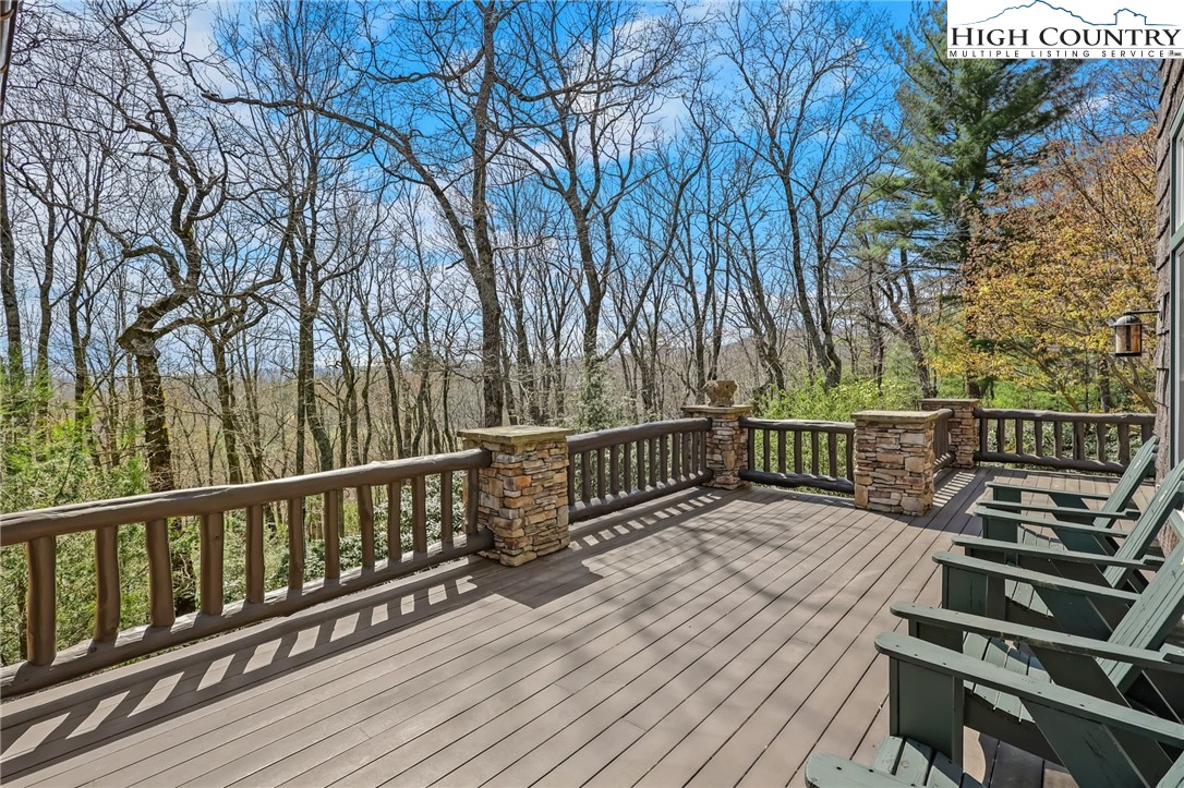 Blowing Rock, North Carolina 28605, United States, 5 Bedrooms Bedrooms, ,7 BathroomsBathrooms,Residential,Active,130011