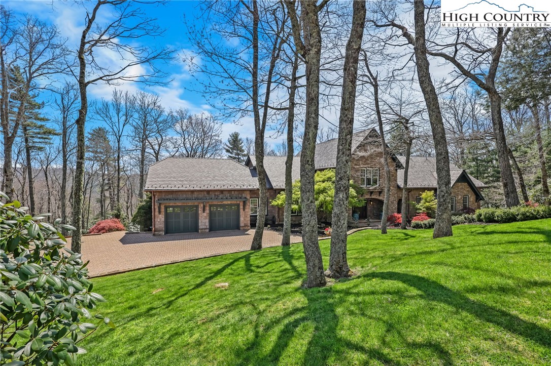 Blowing Rock, North Carolina 28605, United States, 5 Bedrooms Bedrooms, ,7 BathroomsBathrooms,Residential,Active,130011