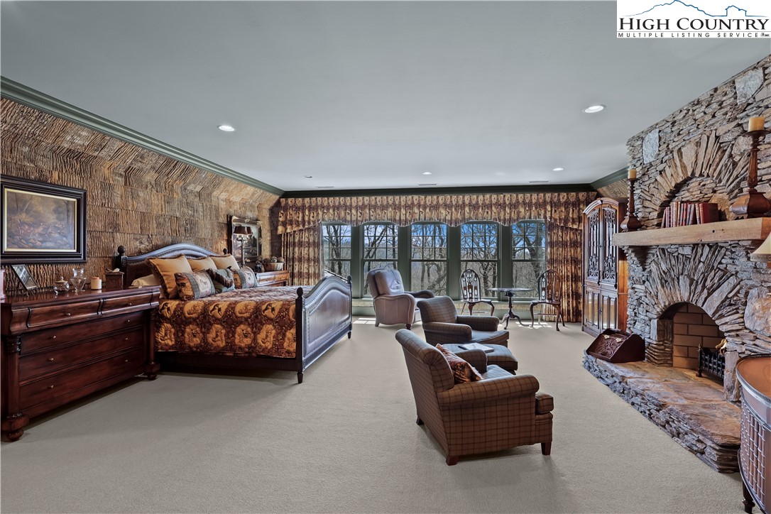 Blowing Rock, North Carolina 28605, United States, 5 Bedrooms Bedrooms, ,7 BathroomsBathrooms,Residential,Active,130011