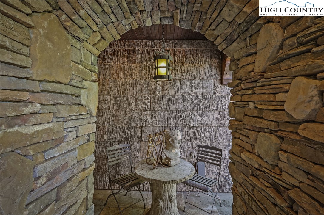 Blowing Rock, North Carolina 28605, United States, 5 Bedrooms Bedrooms, ,7 BathroomsBathrooms,Residential,Active,130011