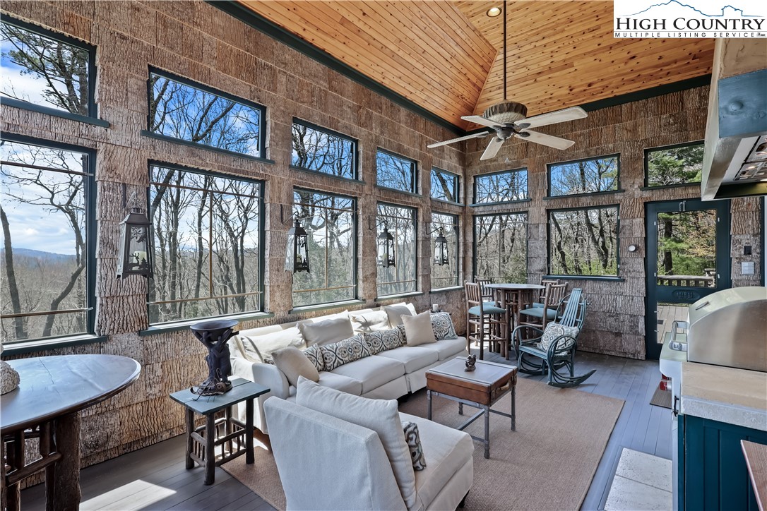 Blowing Rock, North Carolina 28605, United States, 5 Bedrooms Bedrooms, ,7 BathroomsBathrooms,Residential,Active,130011