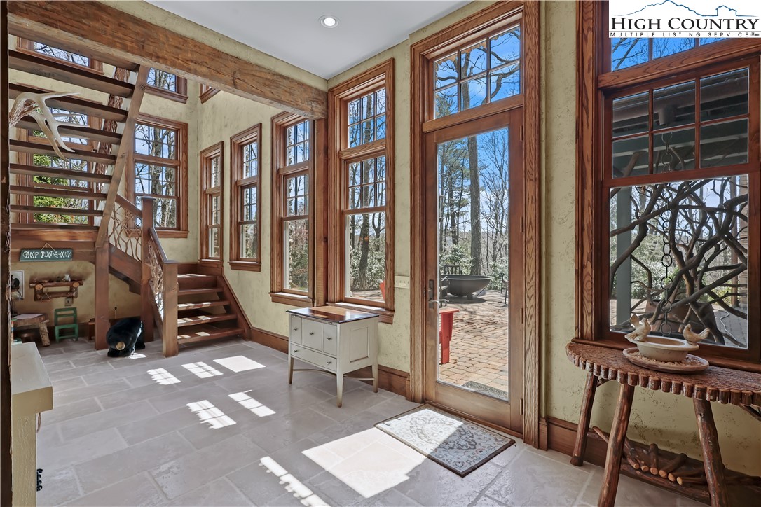 Blowing Rock, North Carolina 28605, United States, 5 Bedrooms Bedrooms, ,7 BathroomsBathrooms,Residential,Active,130011