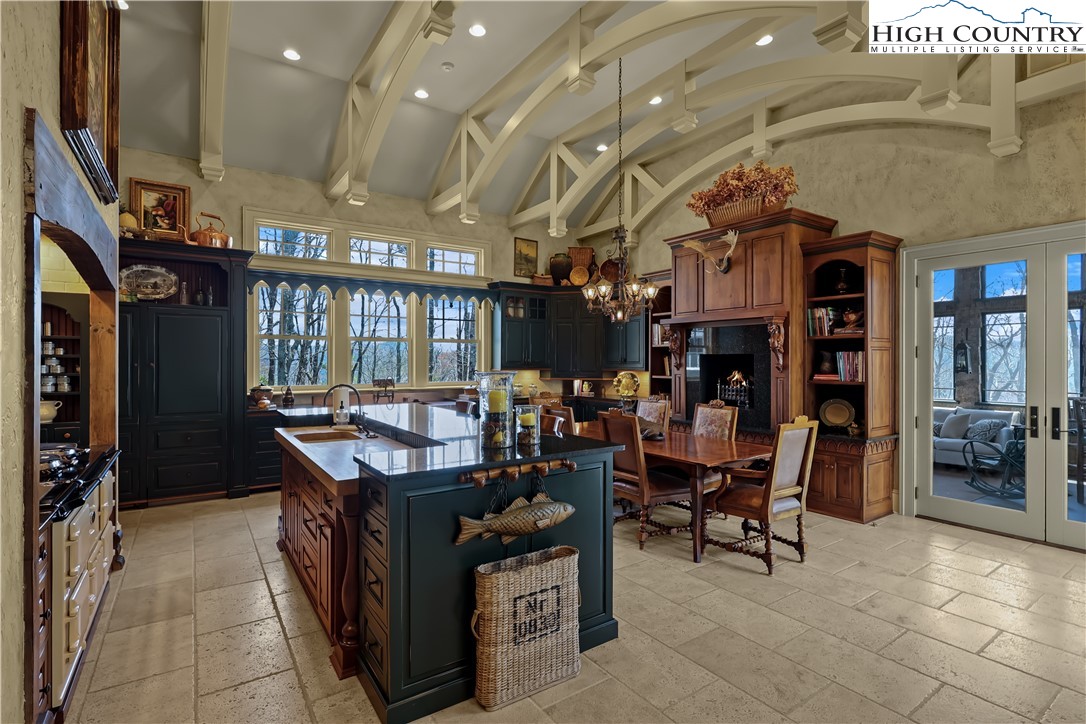 Blowing Rock, North Carolina 28605, United States, 5 Bedrooms Bedrooms, ,7 BathroomsBathrooms,Residential,Active,130011