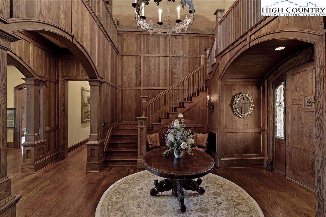 Blowing Rock, North Carolina 28605, United States, 5 Bedrooms Bedrooms, ,7 BathroomsBathrooms,Residential,Active,130011