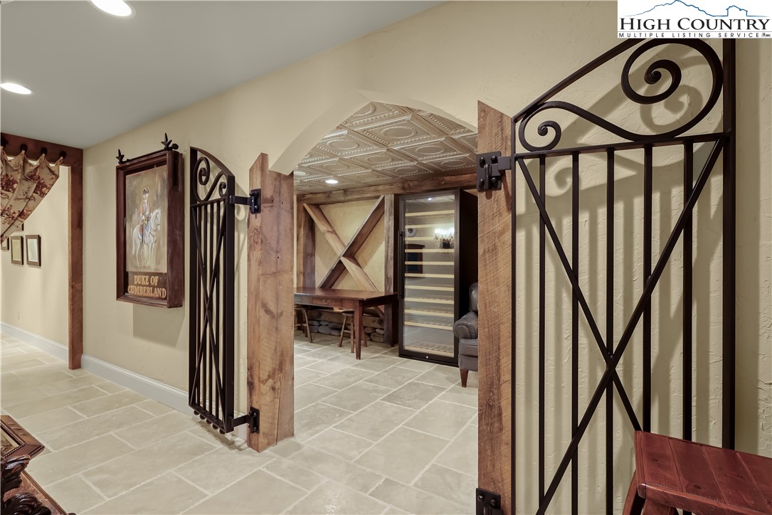 Blowing Rock, North Carolina 28605, United States, 5 Bedrooms Bedrooms, ,7 BathroomsBathrooms,Residential,Active,130011