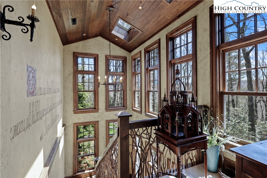 Blowing Rock, North Carolina 28605, United States, 5 Bedrooms Bedrooms, ,7 BathroomsBathrooms,Residential,Active,130011