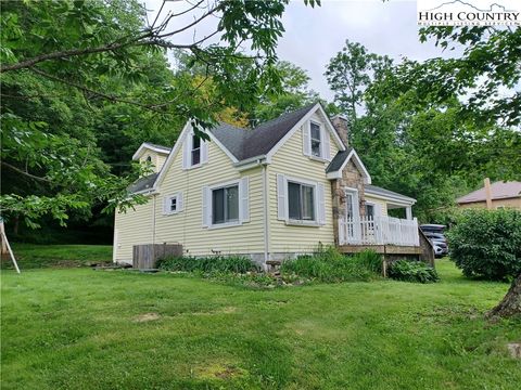 Photo of 5700 N US 19e Highway, Newland, NC 28657 (MLS # 255863) Photo of 5700 N US 19e Highway, Newland, NC 28657 (MLS # 255863)