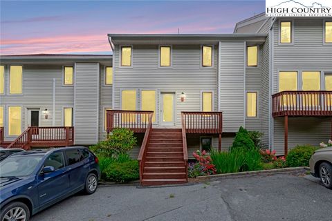 Photo of 170 Crest View Lane #200-F, Sugar Mountain, NC 28604 (MLS # 257516)